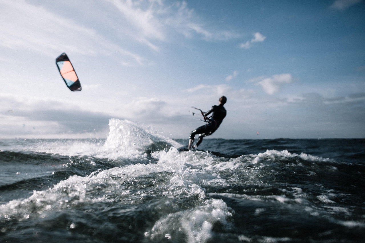 entdecken sie die faszinierende welt des surfens! erfahren sie alles über surftechniken, die besten strände und tipps für anfänger und profis. starten sie ihr surf-abenteuer jetzt!